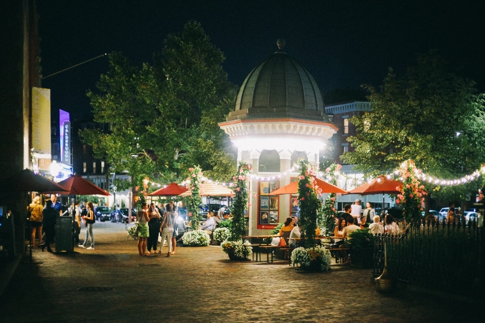 outdoor lighting at restaurant