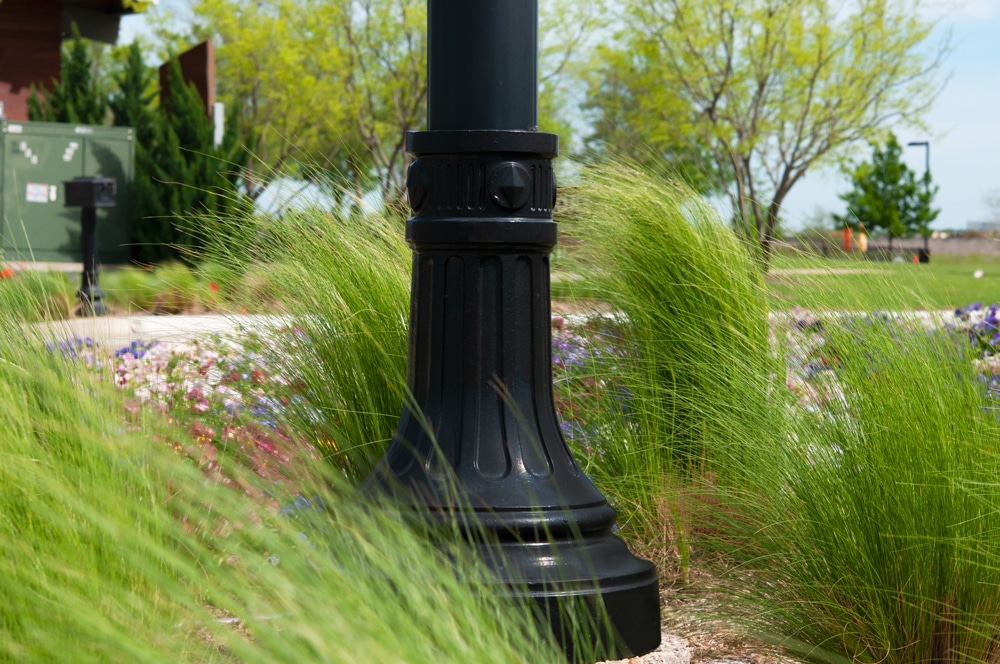 black die cast metal signpost base