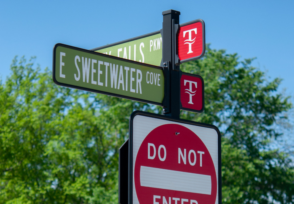 Decorative_Street_Signs decorative street signage on a neighborhood road