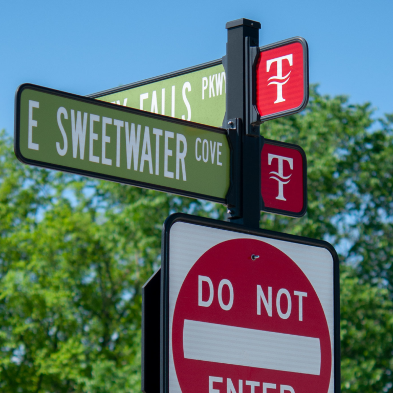Decorative_Street_Signs decorative street signage on a neighborhood road