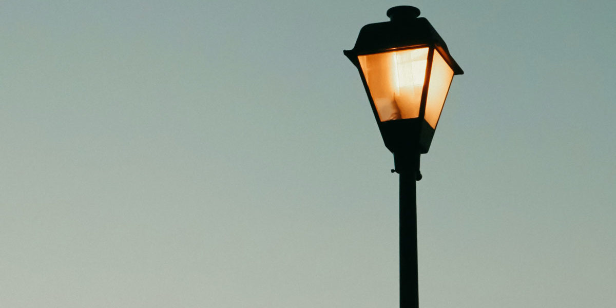 Acusación Secretario invierno Are Street Lights, Street Lamps, and Pole Lights the Same? | Brandon  Industries